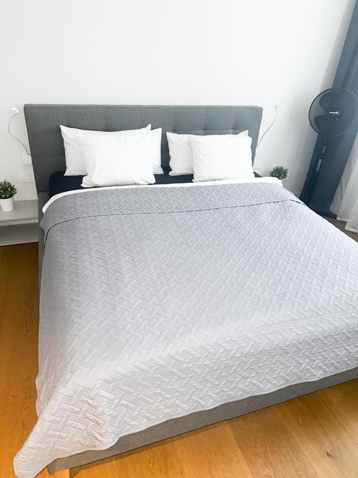 Riga Center - Quiet Studio - 5 Min To Old Town & Nflx ภายนอก รูปภาพ